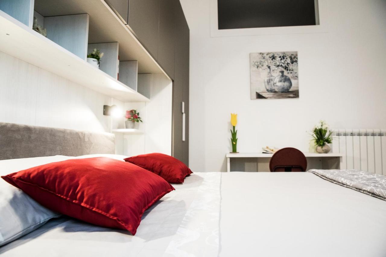 Apartamento La Casa Di Ari Nápoles Exterior foto